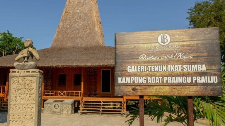 Kampung Raja Prailiu: Di Antara Waktu, Warisan, dan Doa