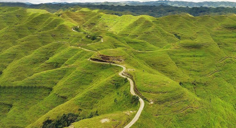 Tanarara: Kanvas Leluhur di Langit Sumba